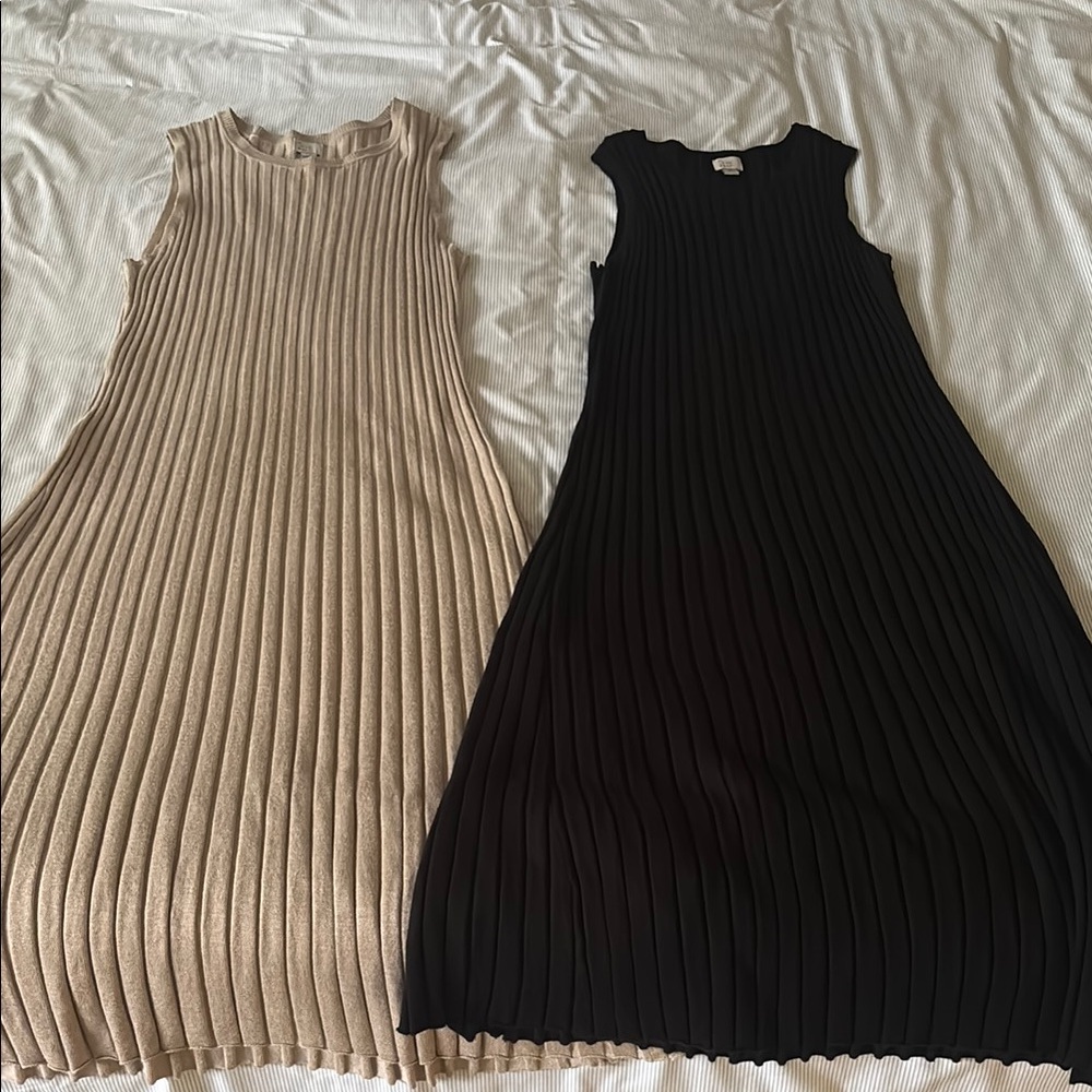 Two sweater dresses - Black and Tan
